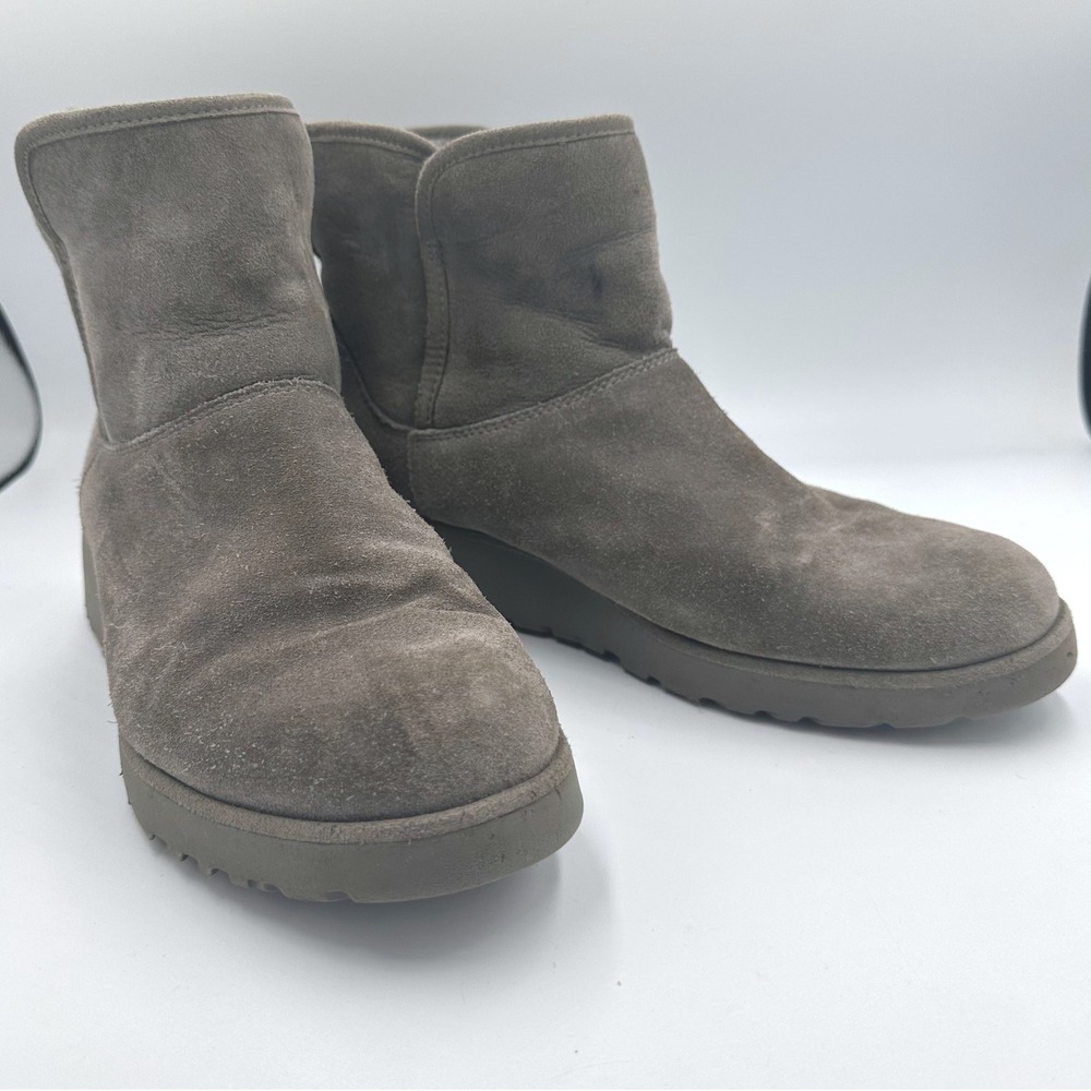 UGG Kristin Grey Suede Ankle Mini Wedge Boots Sheepskin Lined 1012497 Sz. 9.5